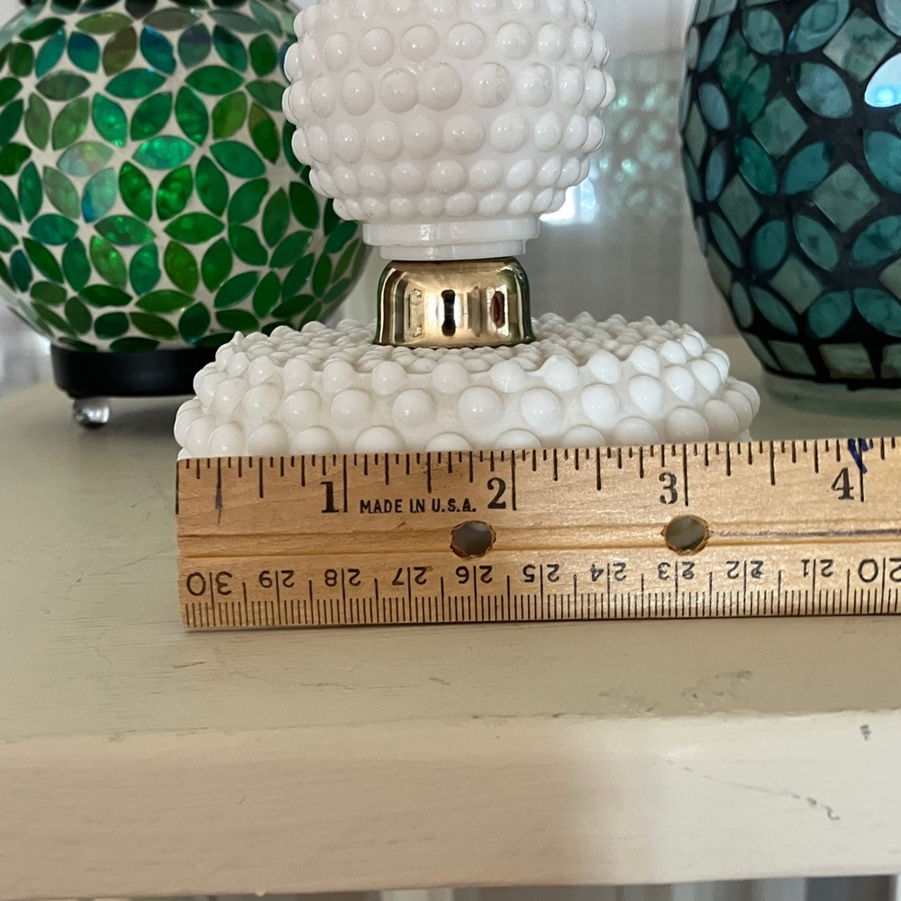 Hobnail Base Originally For Scale. Beautiful Display Piece - Picture 7 of 9